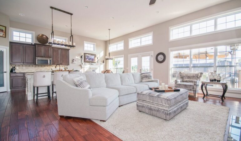 Woodlands Avenue, Breakfast Point