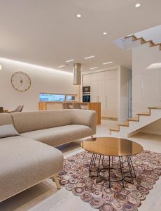 apartment-ceiling-chairs-1571460